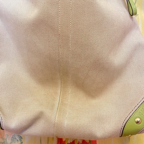 Coach Carly: Creamy Off White Canvas & Lime Green Leather shoulder bag. Pre-🤍💚 - Picture 3 of 11
